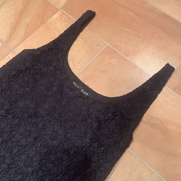 Eyelet tank top - Picture 3 of 3